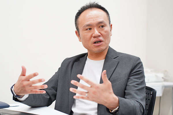 イーピーエスの髙井紀幸社長の写真
