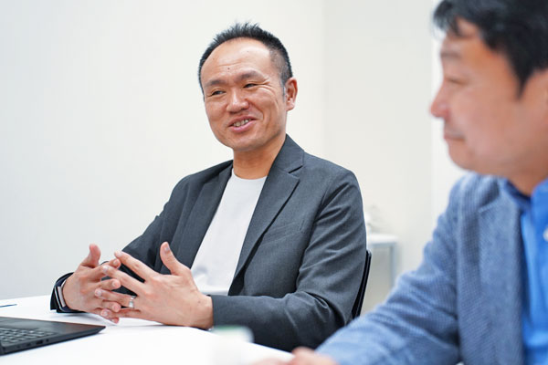 イーピーエスの髙井紀幸社長の写真